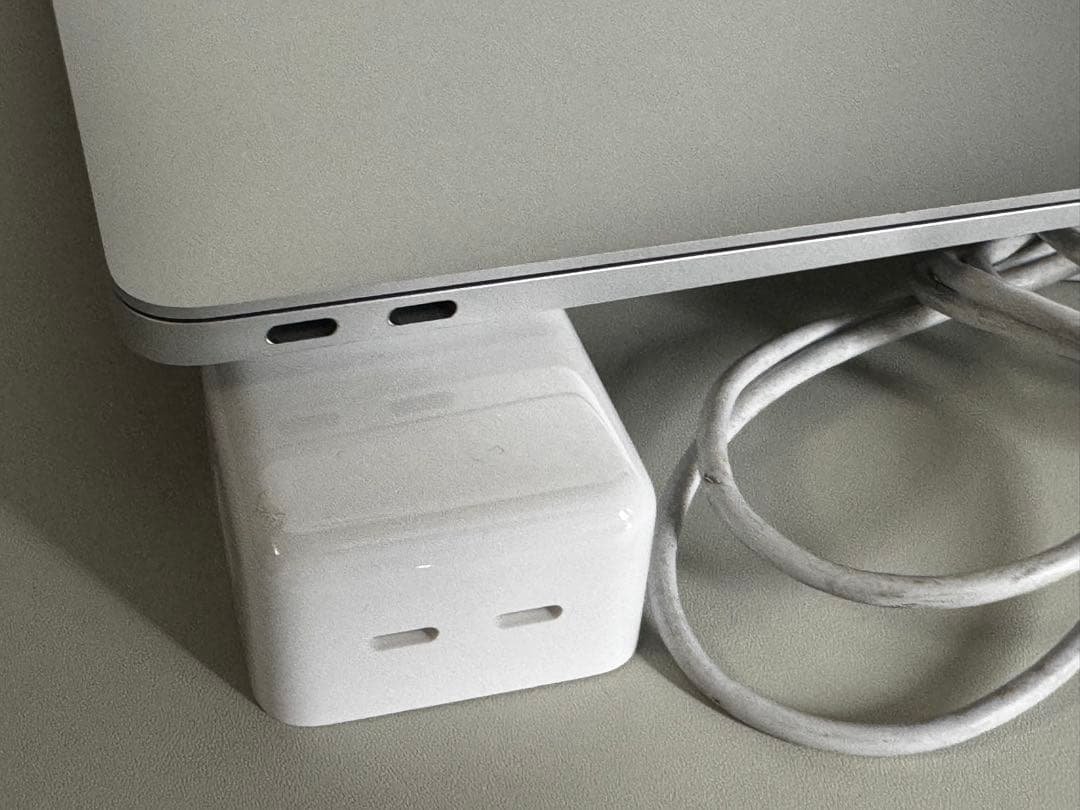 Apple MacBook Air (M1, 2020) 本体 US