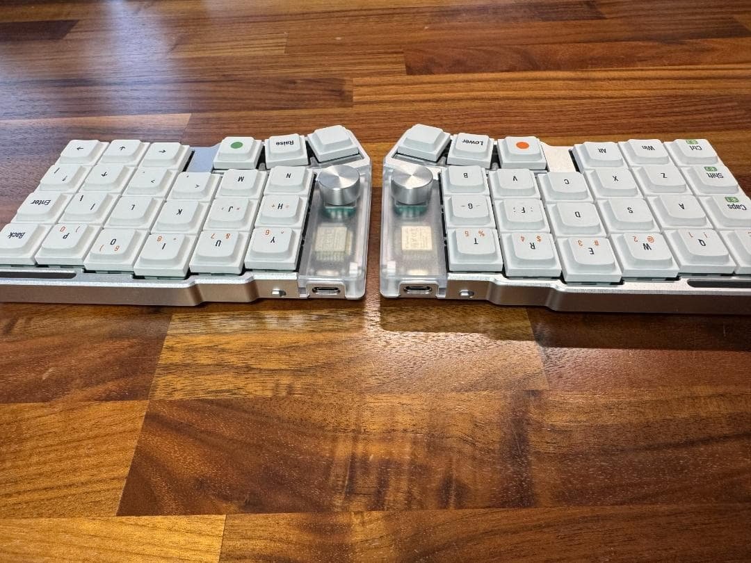 ぴ*け様 分割キーボード Cornix シルバー おまけ付き