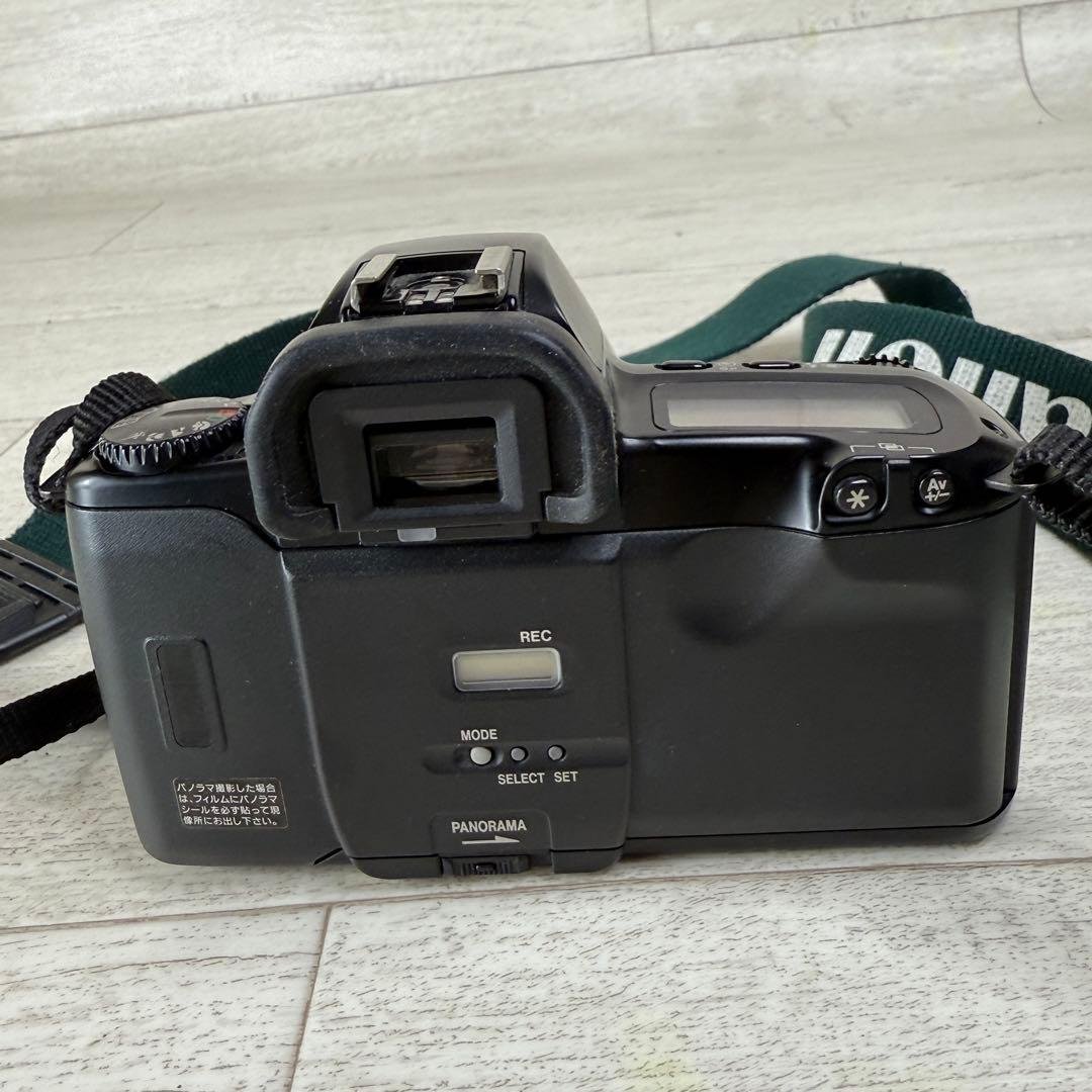 Canoni EOS Kiss カメラ　フィルム一眼レフタムロンズーム付き