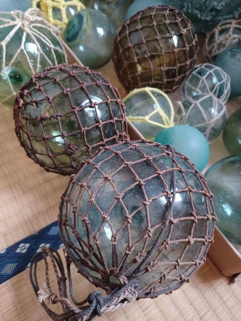 ガラス浮き玉