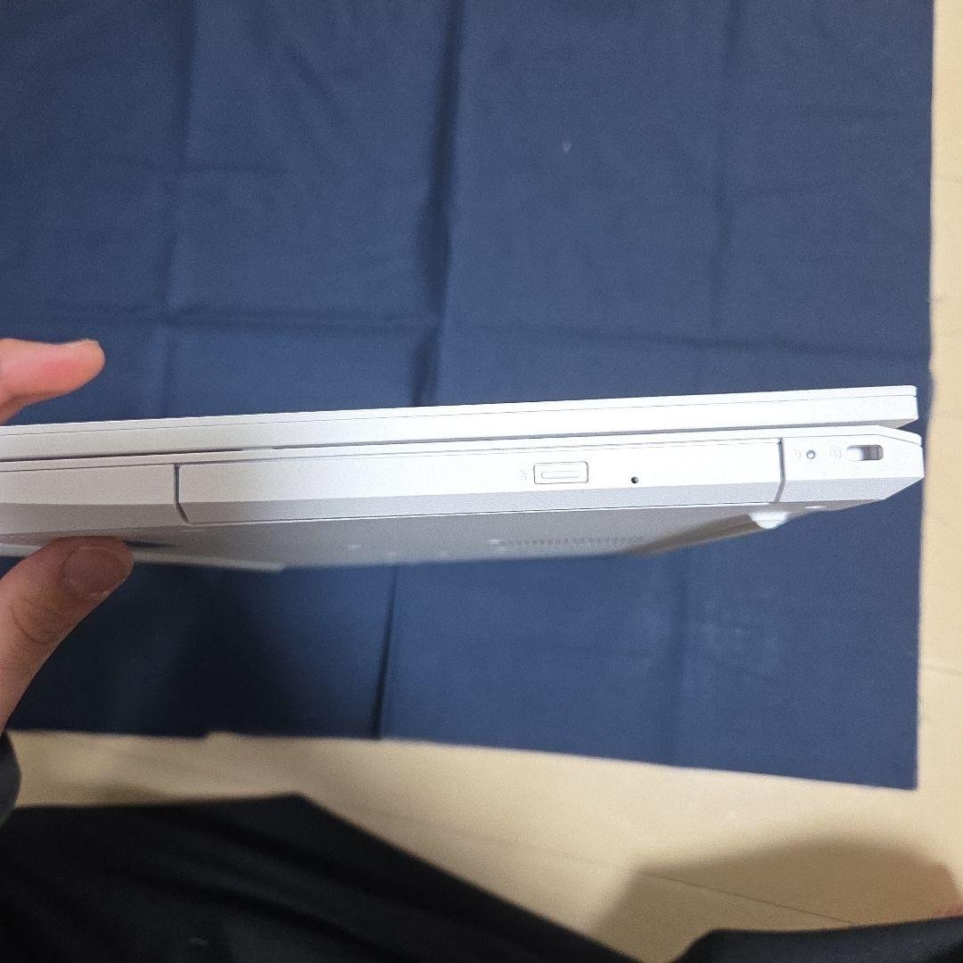 展示品　NEC LAVIE N15 PC-N155EJAW パールホワイト