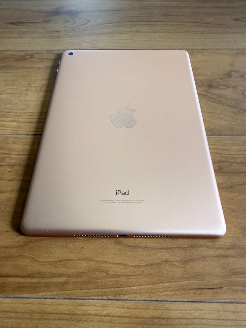Apple iPad (第6世代)32GBレザーケース付き 美品　完動品
